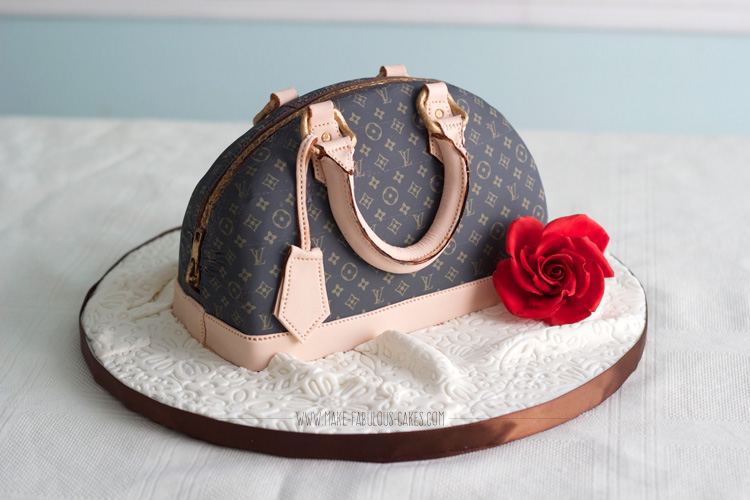 Louis Vuitton Handbag / Gift Box Cake 