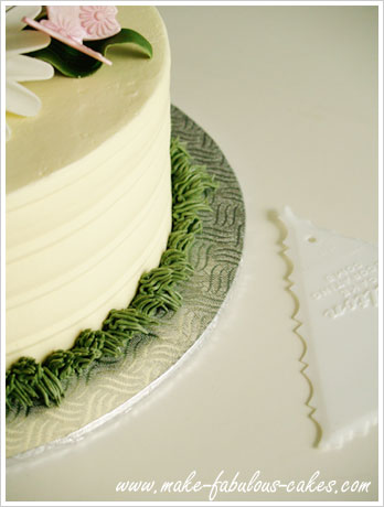 Fondant grass border for cake | Cake, Cake classes, Grass cake