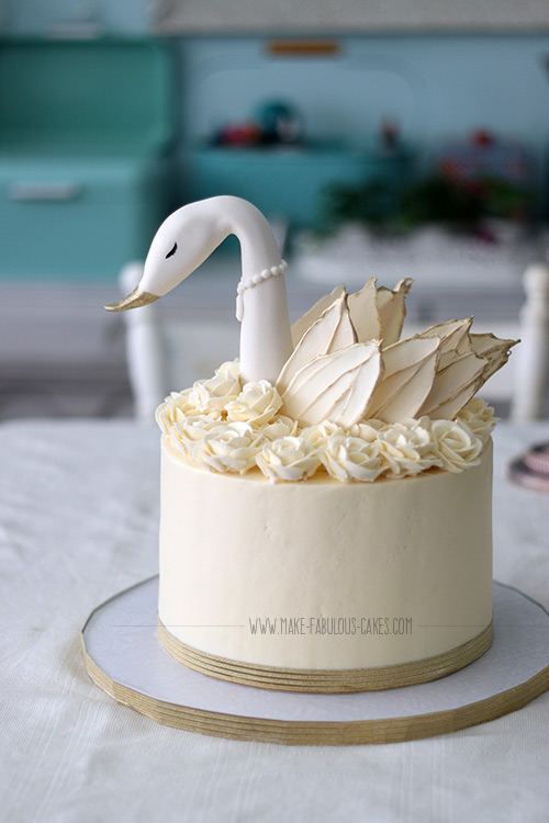 Swan Cake design