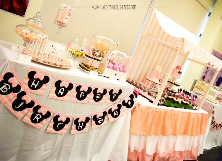 vintage minnie mouse dessert table